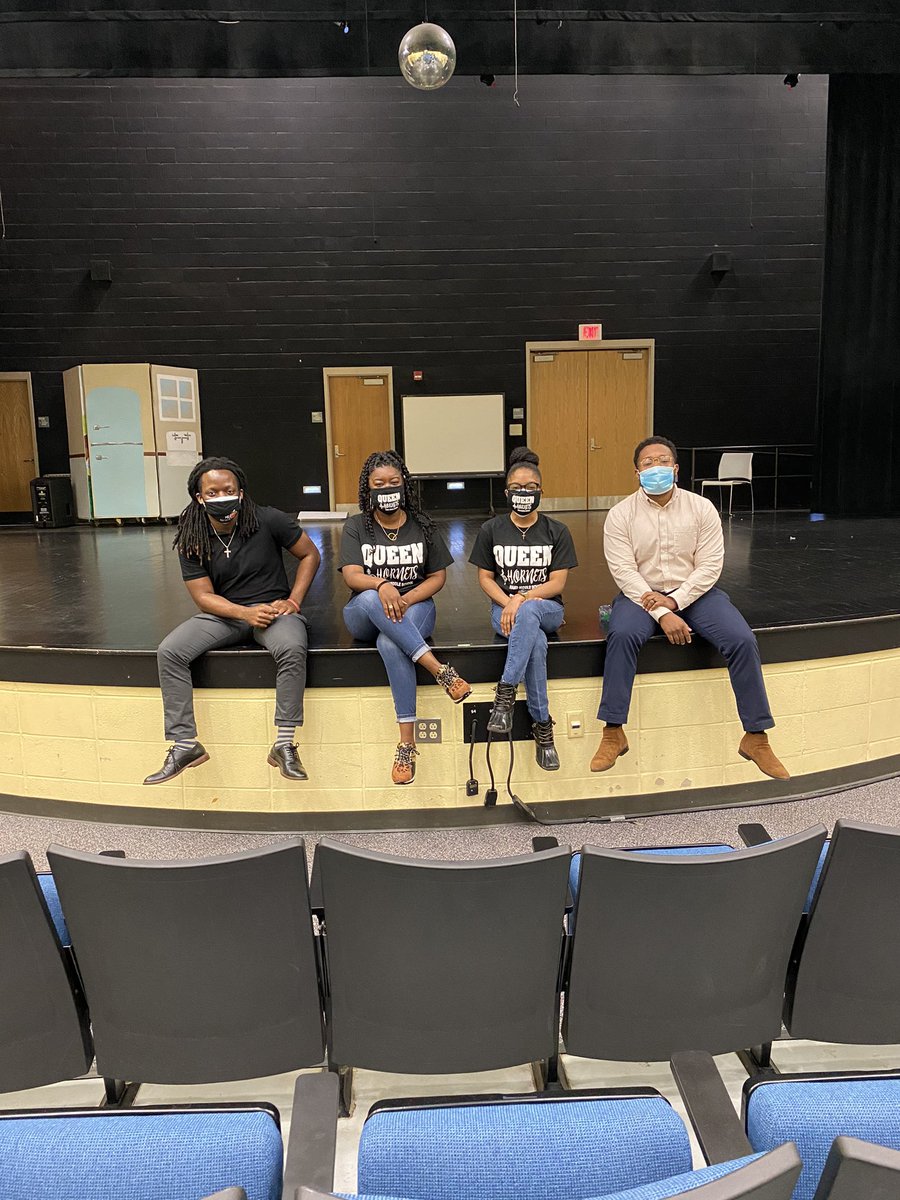 CounselingTrio's tweet photo. Today @HandMiddleSC Queen Hornets and Men of NUVision had a group conversation about gender stereotypes and norms. It was an amazing event, we’re excited about our Part 2 of the conversation! #handmiddleschool https://t.co/qfWmZd9CYk