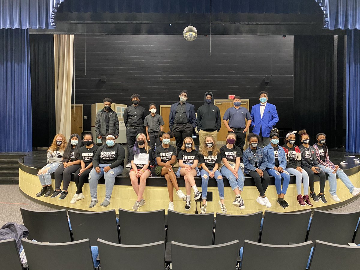 CounselingTrio's tweet photo. Today @HandMiddleSC Queen Hornets and Men of NUVision had a group conversation about gender stereotypes and norms. It was an amazing event, we’re excited about our Part 2 of the conversation! #handmiddleschool https://t.co/qfWmZd9CYk