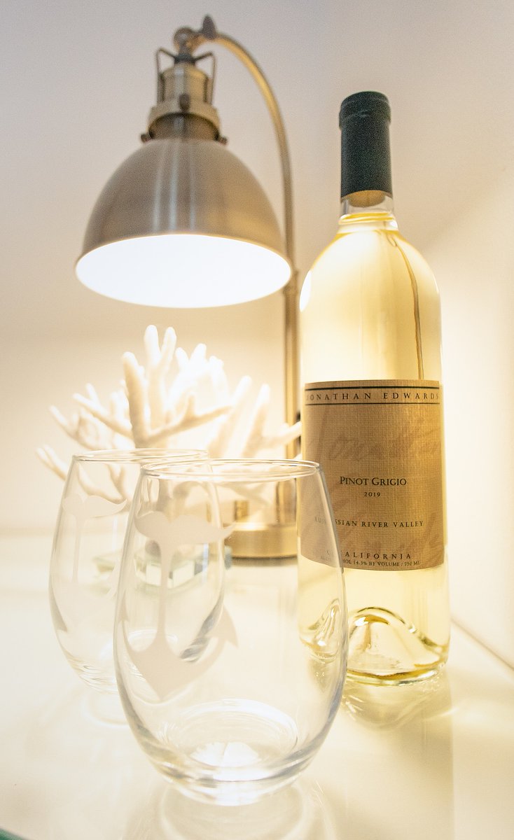 Today's good mood is sponsored by wine! #weekendatthewhalers #mysticct 

Are you looking to add a little something special to your stay here? Enjoy a bottle of Jonathon Edwards wine with a pair of our stemless wine glasses for $45! 

*not including tax