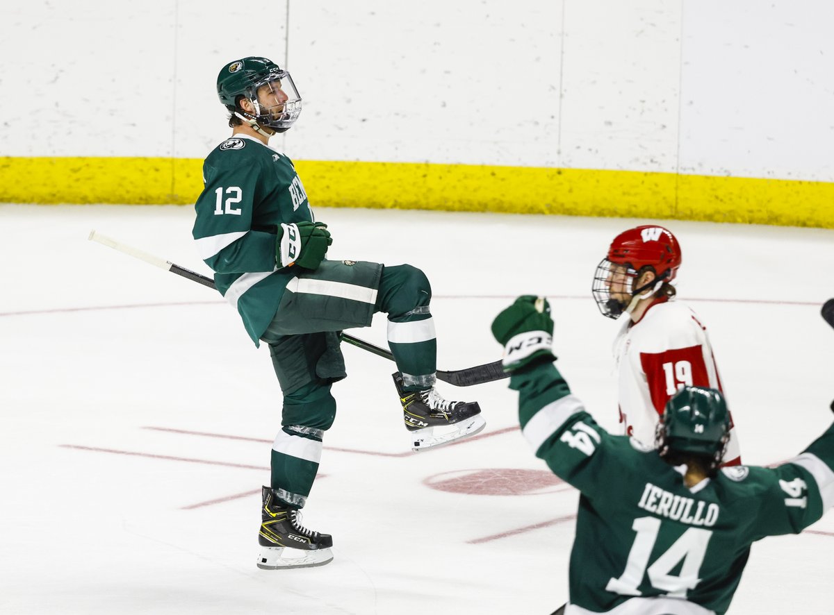 BSUBeavers's tweet image. 🧨 BRACKETS BUSTED 🧨

No. 15 Bemidji State upsets No. 4 Wisconsin 6-3 to advance the NCAA East Regional Final!

📸  by Matt Dewkett

#GoBeavers #BeaverTerritory