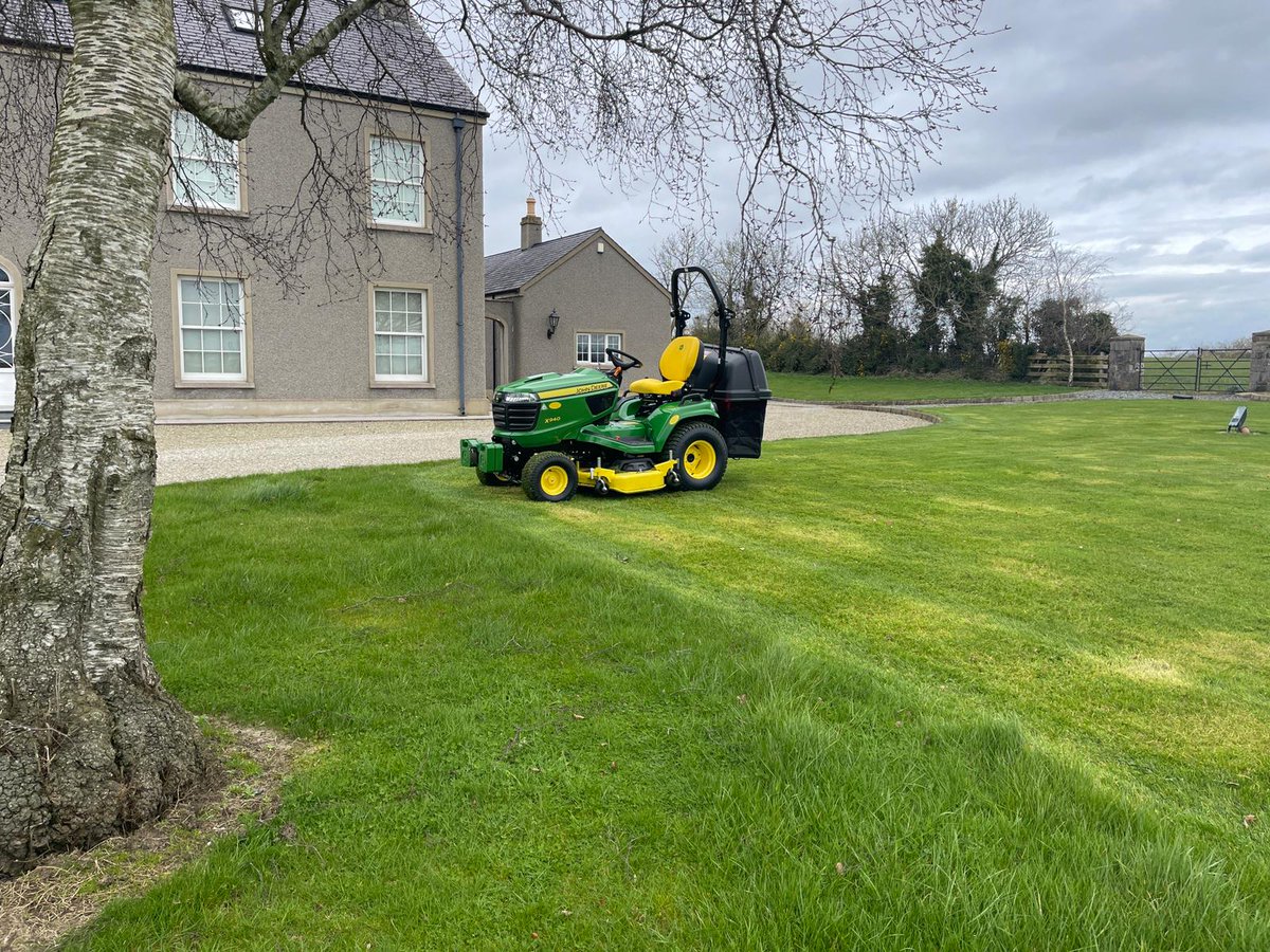 RickyNei11's tweet image. Co. Down contractor had his new @JohnDeere X940 with 54HC deck and 3 bag power flow collector out for its first cut during the week. Quote "mower is unreal!". Many thanks from all @JohnstonGilpin for the purchase. @PitchcareIRE #strengthreliability
