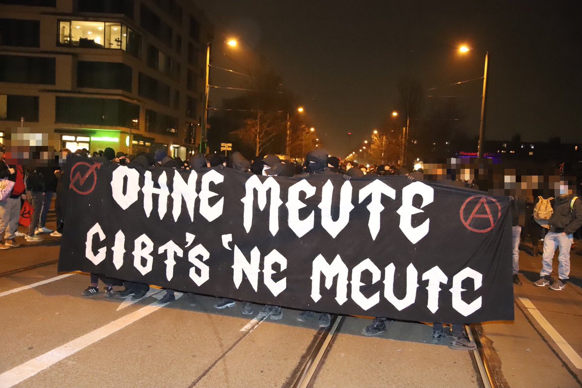 Nacht Floh tweet media
