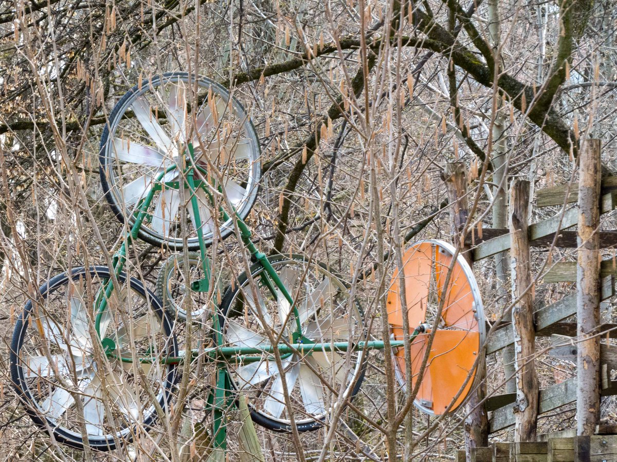 Neuperlach's tweet photo. Herrliches #Baumhaus an unserem #Spielhaus in #Maulwurfshausen (#Neuperlach/#AlbertSchweitzerStraße). #München #Munich #Abenteuerspielplatz #playhouse #treehouse #adventureplayground #Kunst #art #Baum #tree https://t.co/ADSysSuewm