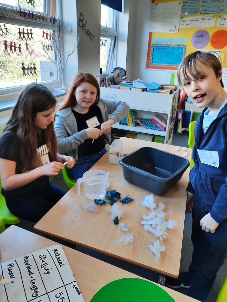 e_portchrist's tweet photo. Today was y6's science day. We had great fun making glue, filling holes in buckets and blowing bubbles. https://t.co/bkzojL8Lp0