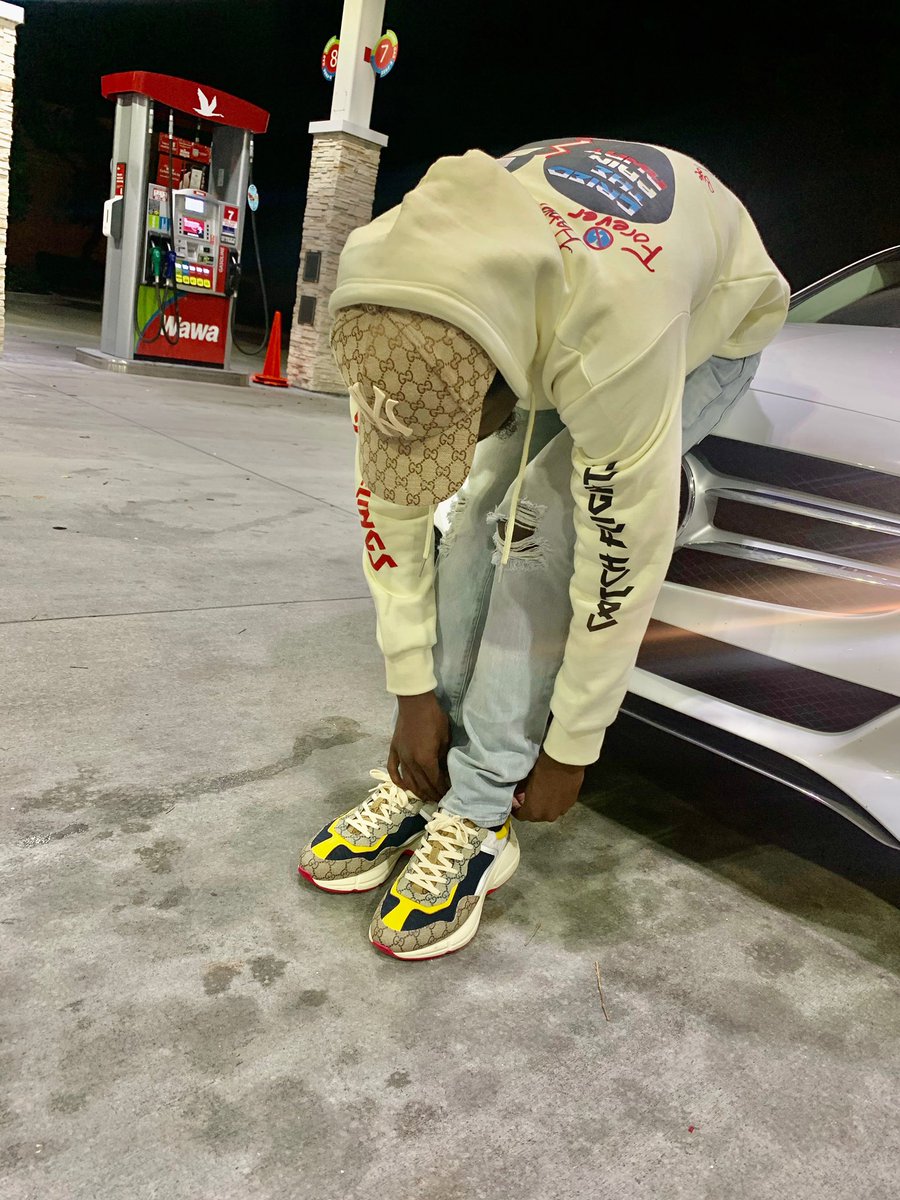 RackssForeverr's tweet photo. It Cost $0 To Retweet To Help Me Find My Next Customer For My New Hoodies I Just Dropped ! 🦅 [$60] Love V. Hate Hoodies 💔 100% cotton. Click the link in my bio for yours !! https://t.co/zCGm6AtEWM