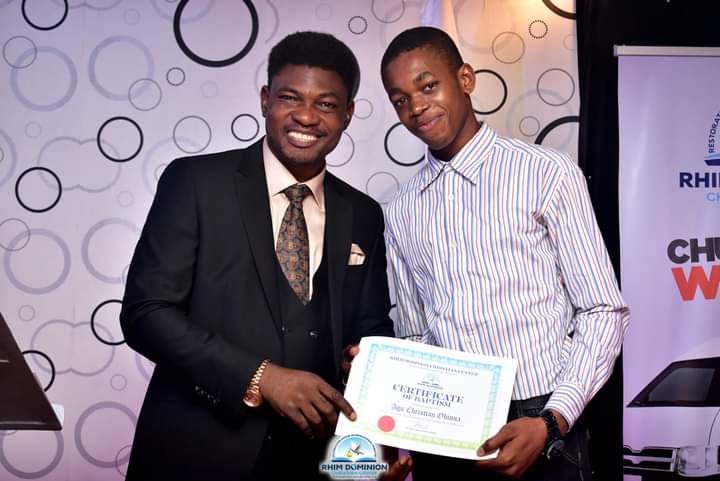 RHIMGlobal's tweet photo. #MomentsFromService #ChurchPhotos
RHIM Global Baptism Certificate Presentation during the Sunday Second Special Service
#RHIMGlobal
#RHIMDCC
#SundayService
#MiracleService
#SupernaturalTransformation
#DivineLifting
#CertificatePresentation https://t.co/i0KRSCnjls