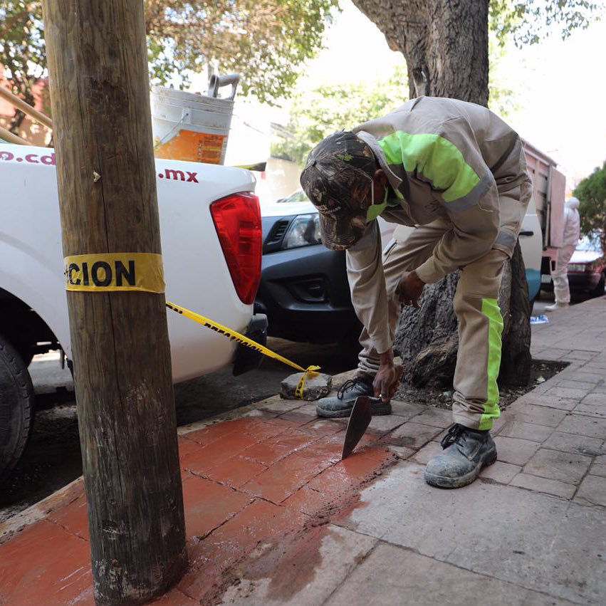 AlcaldiaMHmx's tweet photo. Todos los días visitamos una colonia diferente con el #DiarioCONTIGO para realizar trabajos de bacheo, balizado, reparación de banquetas y luminarias, desazolve y llevar servicios de la @AlcaldiaMHmx más cerca de ti. Este viernes estuvimos en #Popotla II

#MHelCorazónDeLaCapital https://t.co/qC166dFrcP