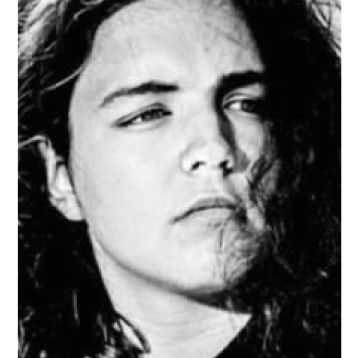 LauraVanGelder's tweet photo. Op wie lijkt deze jongen? Ik zie een jonge Elvis Presley... #tvoh #sem #teamwaylon https://t.co/SB4mK0cZUI