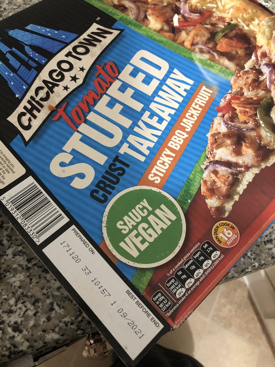 lizziegry's tweet photo. @chicagotown I’m pretty sure there is meant to be sauce on this base 😩... still guna eat it, but m8 this is heart breaking 💔 https://t.co/e81QOBS3Vw