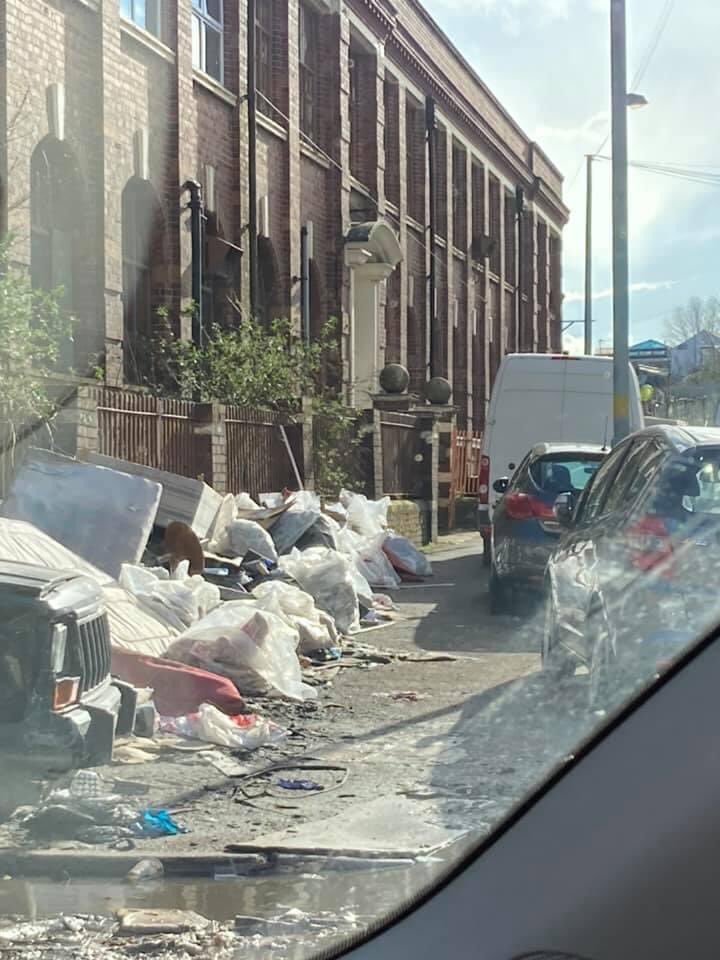 J_Shaan's tweet photo. @BCC_Help this is beginning to become a joke, complaints have been  made but nothing has been done. The cars have been dumped and have been there for years - again no complaints have been acted on. 
Factory Road - B18 https://t.co/t1eIyLcfAJ