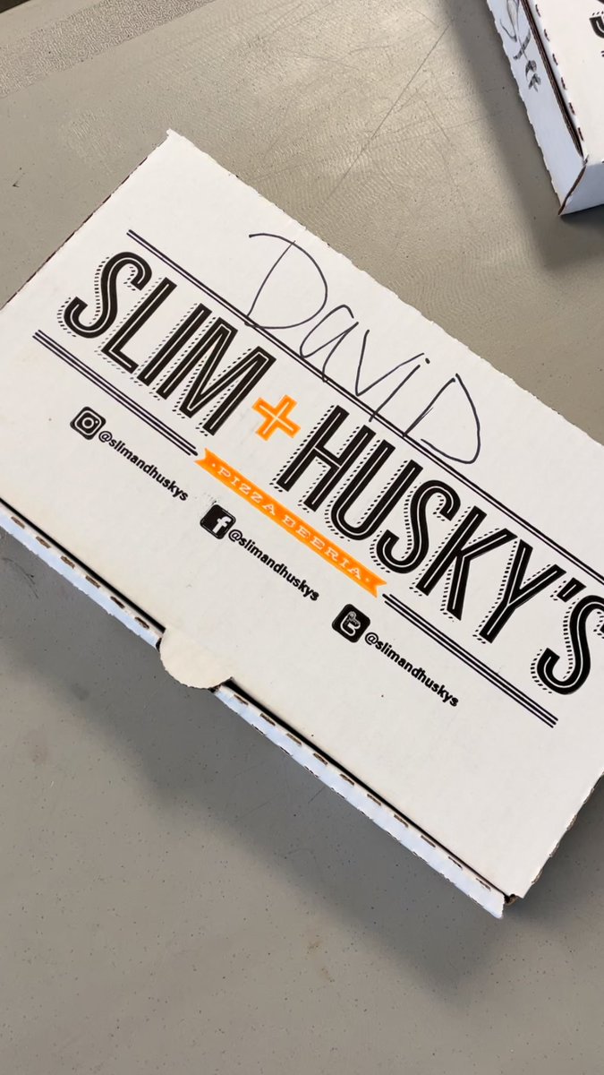 fourthcapbank's tweet photo. Happy #FourthFriday! Some of our team spent the morning at The Branch of Nashville and they put us to work unpacking, sorting, and preparing food to distribute to families in need. We ended the day with @slimandhuskys, so it wasn't all hard work! #decidedlylocal #makeadifference https://t.co/43gkIhuAje