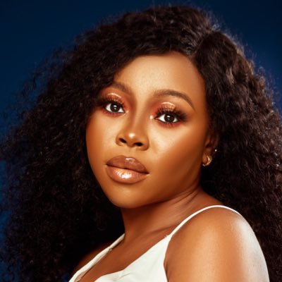 Queenpetite1's tweet photo. #NewProfilePic https://t.co/zvDtmN7Wjj