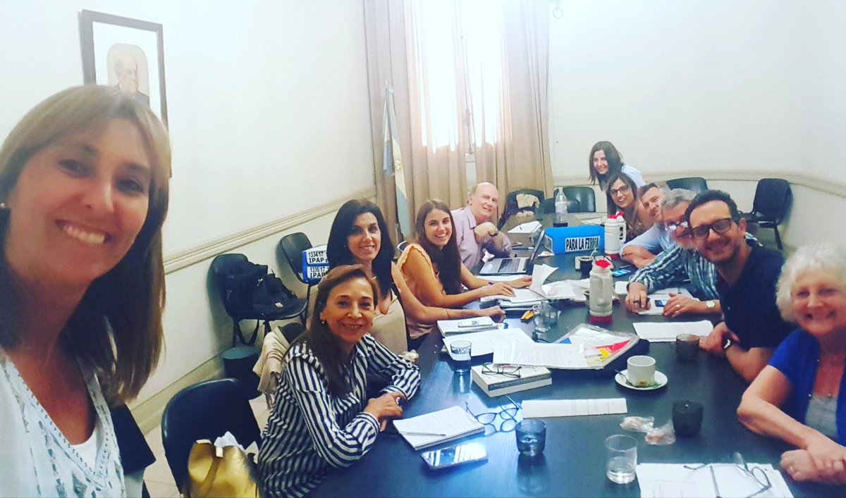 edudigtuc's tweet photo. [CED 🔟 AÑOS]

📸: Participación en las reuniones mensuales de la Comisión Federal de Educación a Distancia en Buenos Aires (2017)
#educacionadistancia #educacionvirtual #trayectoformativo #capacitación #capacitacióndocente #acortamosdistancias #adistancia https://t.co/zz3mxsiUsd
