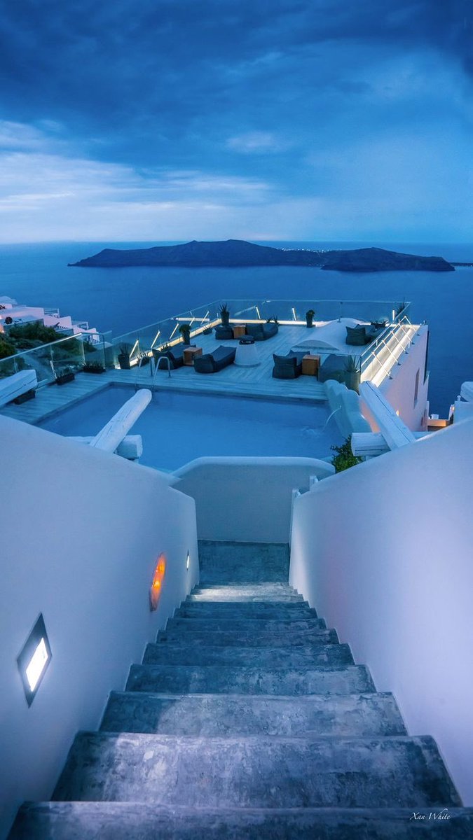 INTERIORPORN1's tweet image. Santorini is where I need to be 🥰