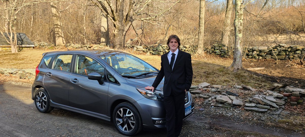 grossmanautos's tweet image. Congratulations to Matthew on his 2017 Certified Preowned Nissan Versa Note! His Dad, Chris, came in this week and bought it for him!

#NissanVersaNote #VersaNote #CPO #CertifiedPreownedNissan