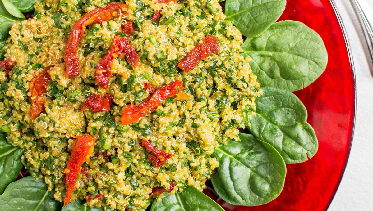 QuofMyKitchen's tweet photo. Spinach Parmesan Quinoa - a simple, delicious side dish with just 5 ingredients. The nice thing about this dish is that it checks both the “vegetable” and “starch” box. https://t.co/SgUOhog39M
#NationalSpinachDay #NationalSpinachDay 2021 #spinach #yummyveggies #quinoa https://t.co/kbwKRF9NW5
