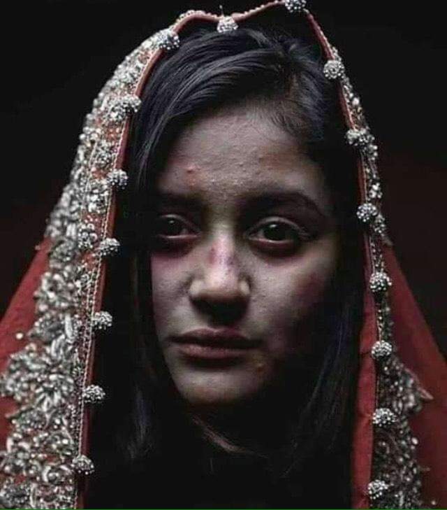 MUHAMMA04838265's tweet photo. جو باکردار ہو اسے سیانی کون کہتا ہے۔۔؟
کسی مزدور کی بیٹی کو رانی کون کہتا ہے۔۔۔؟ https://t.co/rpQYxkYbte