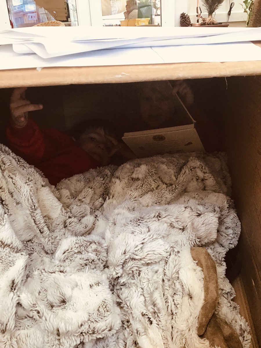 Robins_HMCS's tweet photo. Is there anything more exciting than a box? We think not! 🎉 #NurseryWrens #ItsNotJustABox #MarkMaking #ReadingDen @HMC_School @EYTagteam https://t.co/xHBOvjbQk3