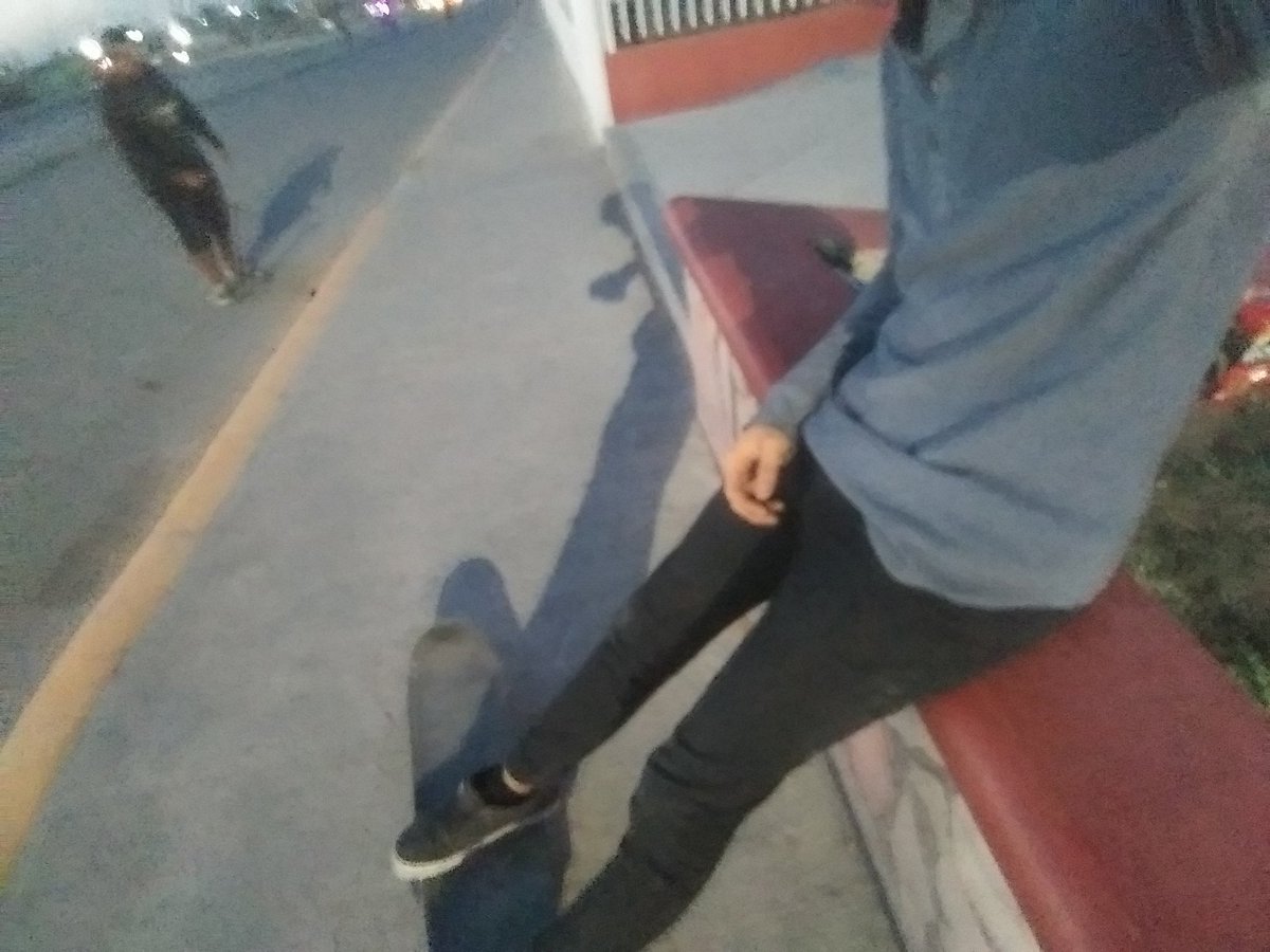 juanskatescream's tweet photo. Skate time.......

#skate #skateboard #afternoon https://t.co/jFcyqEDe9s