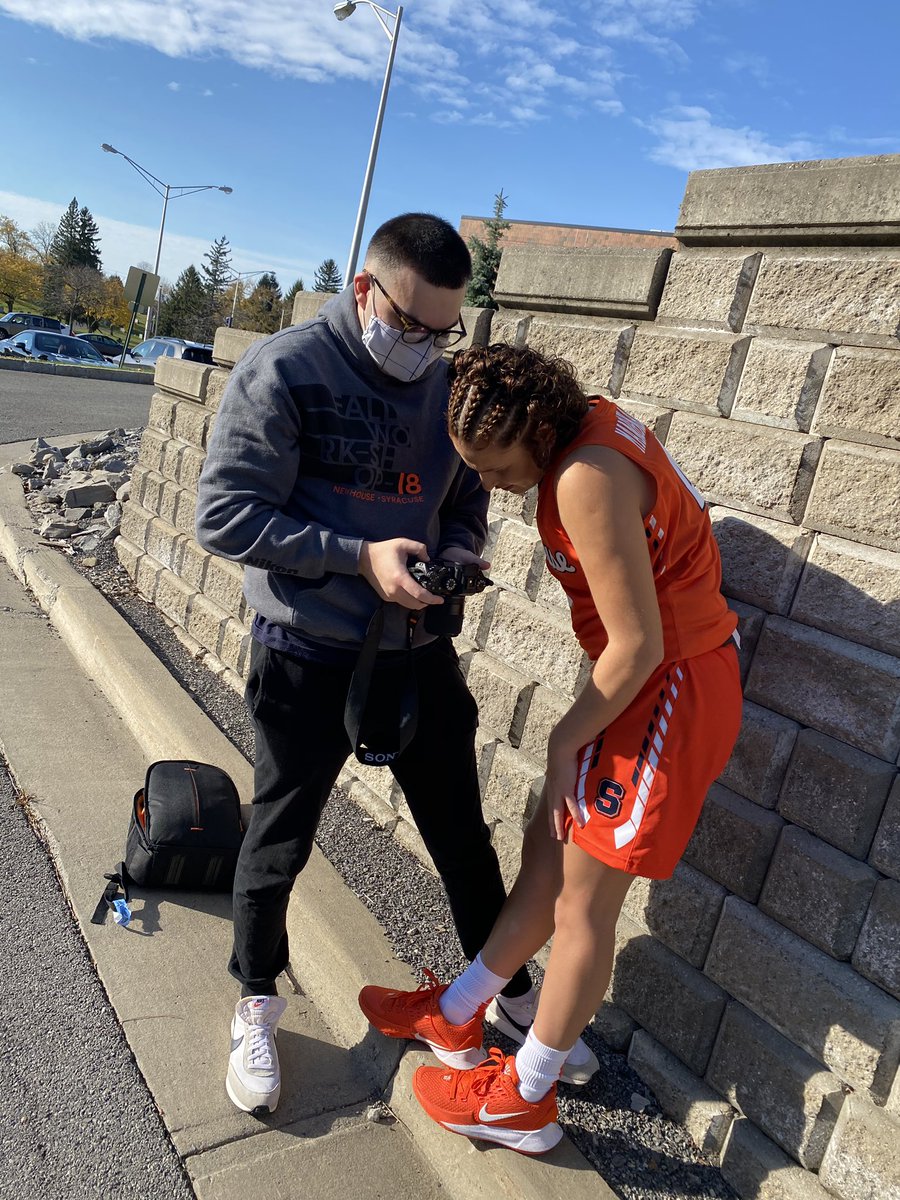 newageofsports's tweet photo. 💞💞💞 I’ve taken photos and made graphics for hundreds of athletes here at Syracuse; Tiana was my favorite and it’s not even close. Her work ethic, drive and personality on and off of the basketball court is inspirational and I am sooo excited to see what’s next‼️ #CuseDM https://t.co/zjiD5FL7R9