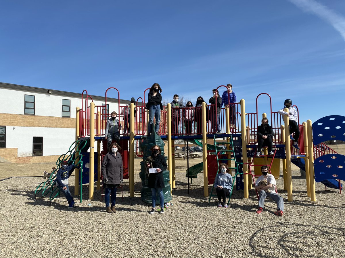 OKelly_BSD's tweet photo. Ecole O’Kelly grade 7/8 leadership class did some fundraising over the month of March and donated the proceeds to One At A Time Rescue. #Leadership #makingadifference https://t.co/v6Wtd28HND