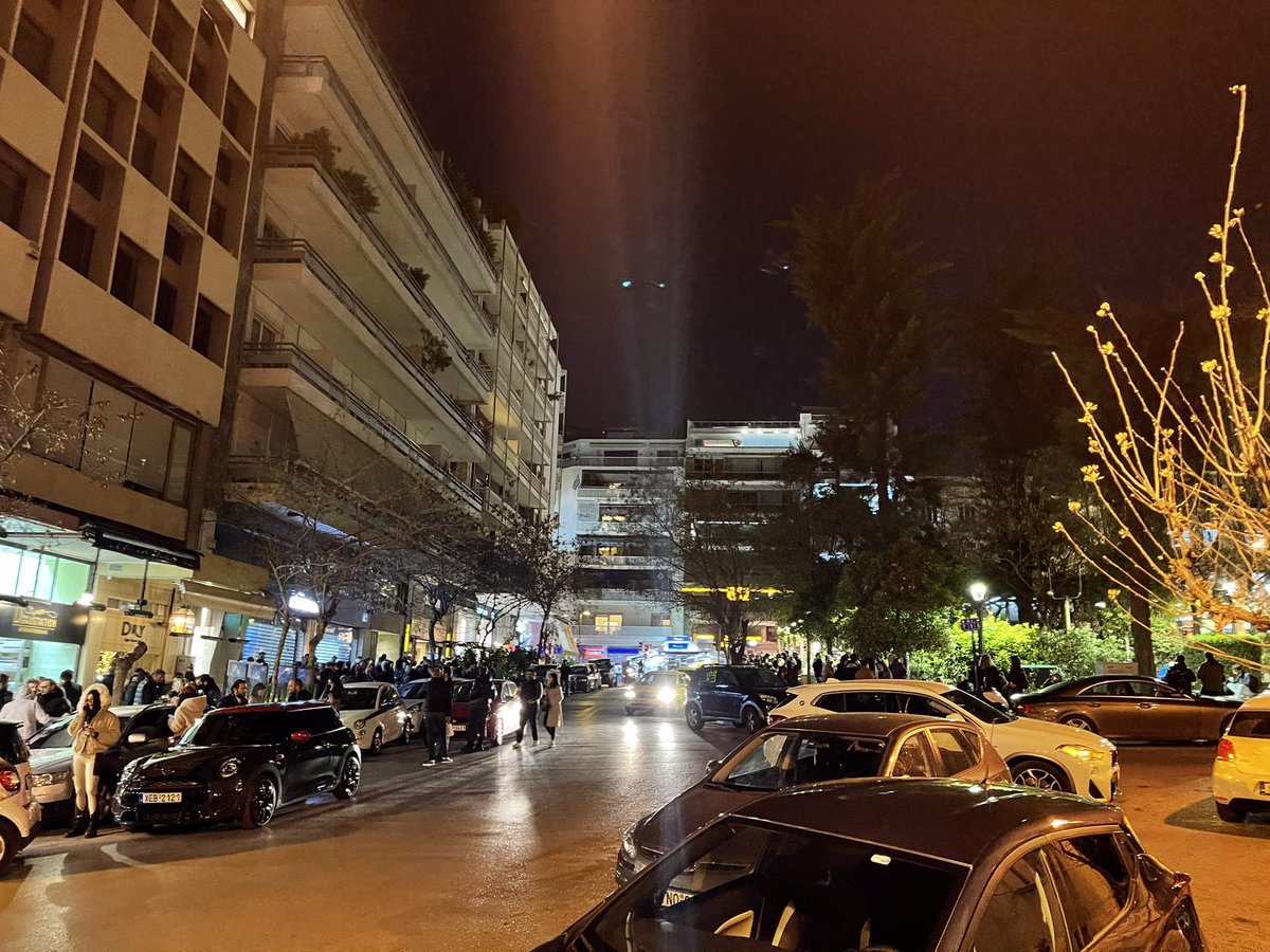 Παρασκευή 20.30
Πλατεία Κολωνακίου
Δεν υπάρχει ελπίς...