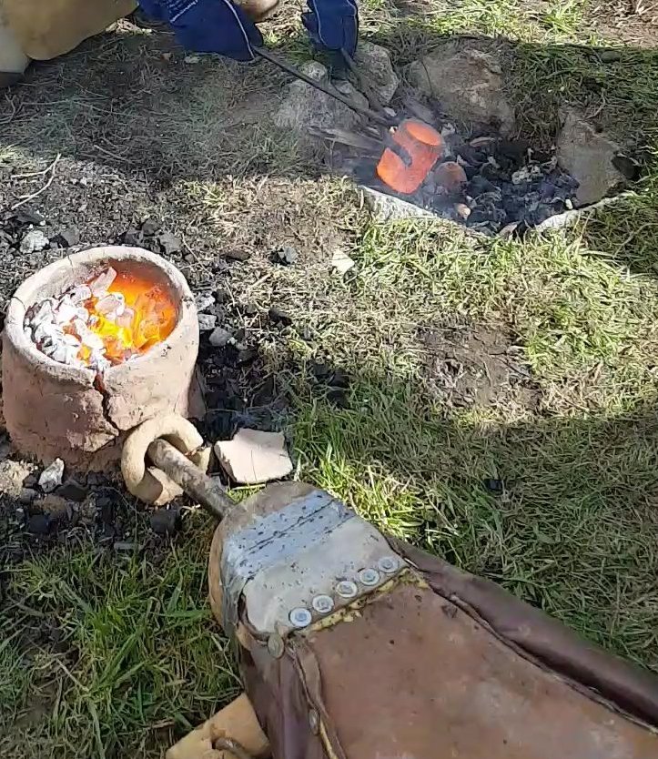 AveDeFaoite's tweet photo. Melting and casting bronze (early medieval Irish) brooches at #UCD #CEAMC in between crazy hail showers!
#ExperimentalArchaeology #EarlyMedievalIreland https://t.co/U4J9w8nzvg
