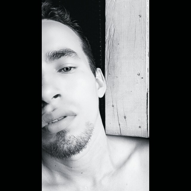 Bruno96E's tweet photo. Sentimos tanto miedo de equivocarnos cuando es la única razón para mejorar.🤞
#snapchat #snapchatphoto #snapchatfilter #snapgram #photogram #bnw #bnwmood #bnwphotography #GrIS #closeup #closeupphoto https://t.co/n2JVX3uvIw