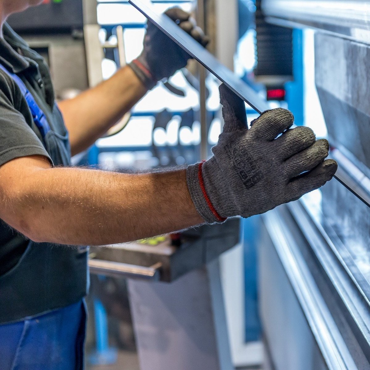 Metal fabrication is essential for many industries, particularly in the manufacturing sector. ⚙️

It involves diverse processes and technologies to create the desired metal parts and structures.

Learn more: bit.ly/3w69pu3 🔗

#metalfabrication #custom