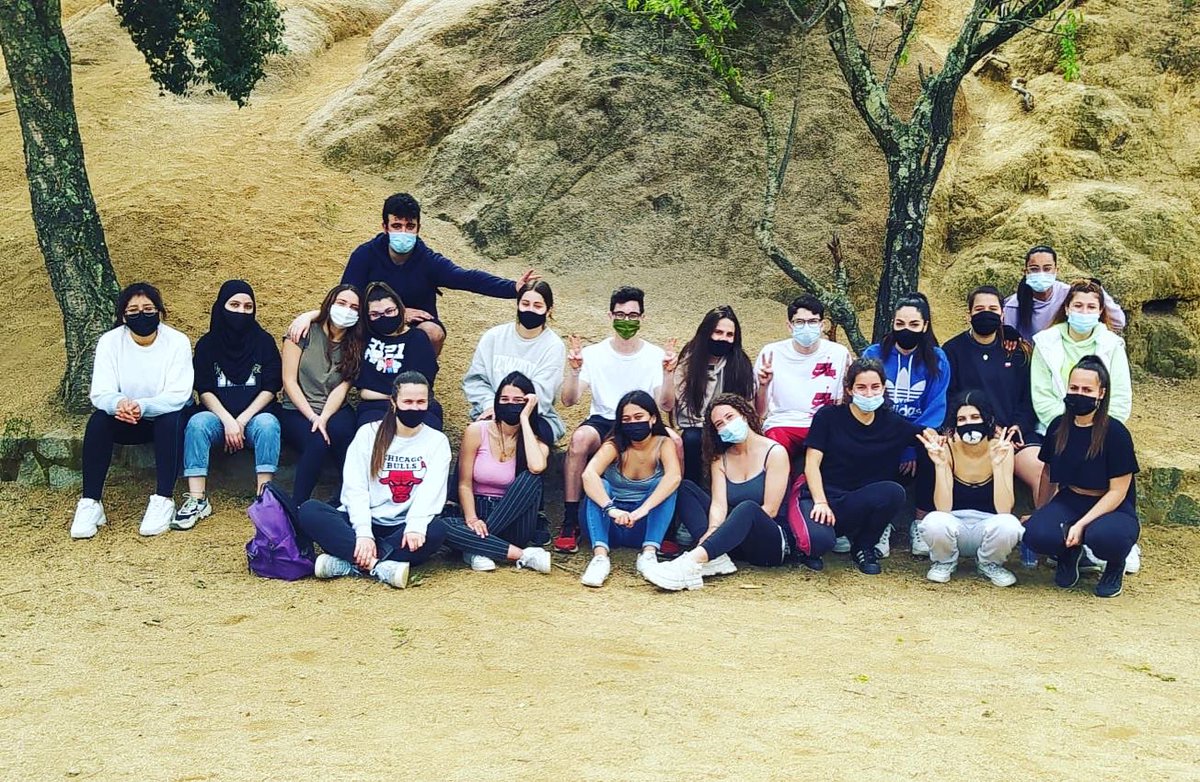 CiclesSSC_PiC's tweet photo. Les alumnes de 1rAPSD B despedim el trimestre al Parc Forestal!
#tapsd #asomolamazo https://t.co/U1fJPEordE