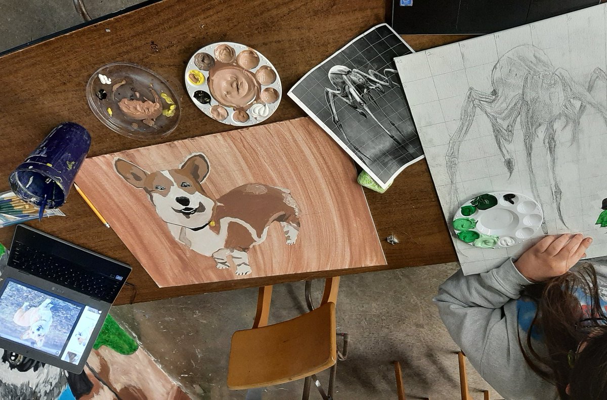 resykalski's tweet photo. 7th grade is working on some acrylic paintings, using the underpainting techqniue with a monochromatic background. #BeCougarProud @clintonwischool https://t.co/AJGEXqxrVi