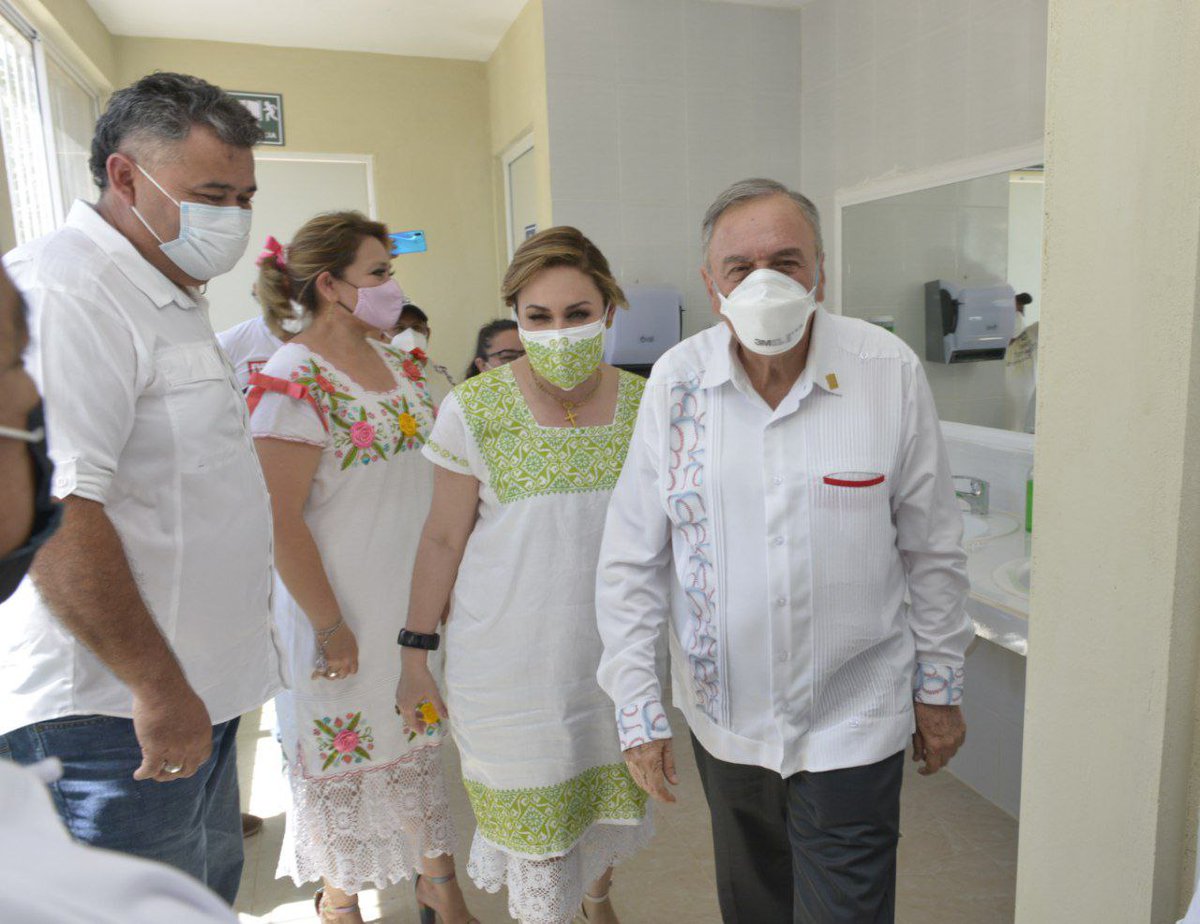 AysaGonzalez's tweet photo. En #Calkiní, cumplimos  a los grupos vulnerables del mpio, mediante la inauguración del albergue “Posada AME” que dará alojamiento a las familias que lo requieran. Por el bienestar y el cuidado de la salud, trabajando de la mano del @difcampeche , que preside mi esposa Victoria. https://t.co/gQTwC8jJkS