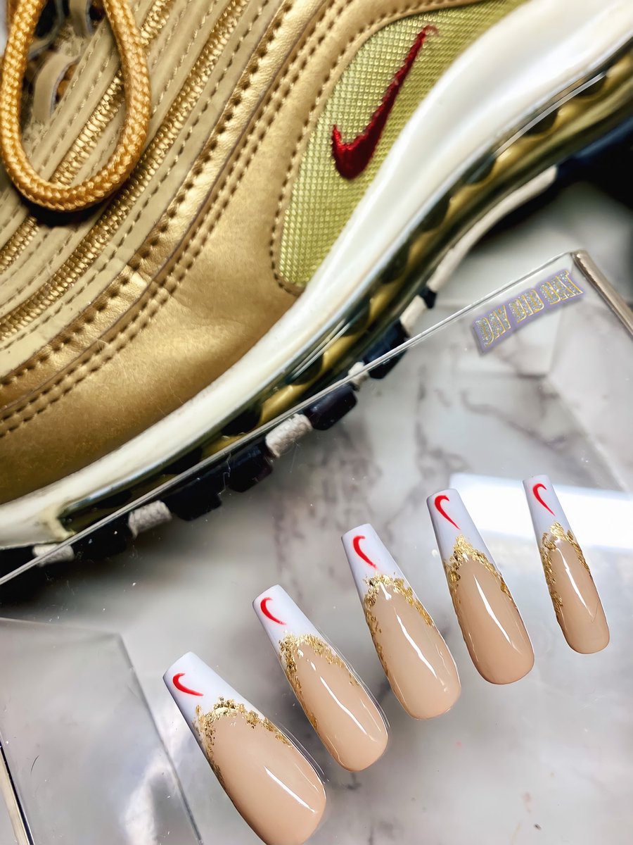daydiddat's tweet photo. HAPPY #AirMaxDay 💫 https://t.co/iaEM0IXDgY