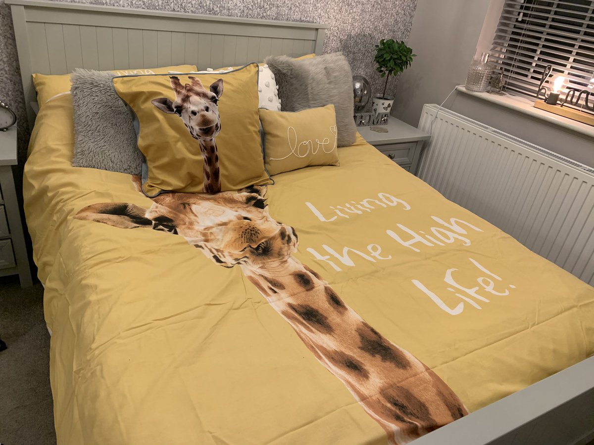 evmoregirl's tweet photo. Absolutely LOVE my @CathLansfield Giraffe bedset 

Living the high life 🦒 xx 💛 https://t.co/Op2Agxk44L