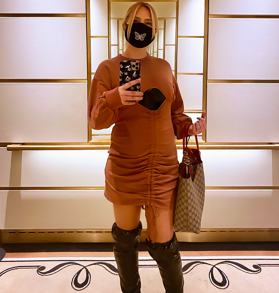 AMLosique's tweet photo. My favorite thing about conference calls on Friday afternoon is that they always cut off when I enter the elevator to the rooftop bar. Hello? Do you hear me ? I… #EnjoyTheWeekend #DrinkingInLA https://t.co/MDMxmmoQU2