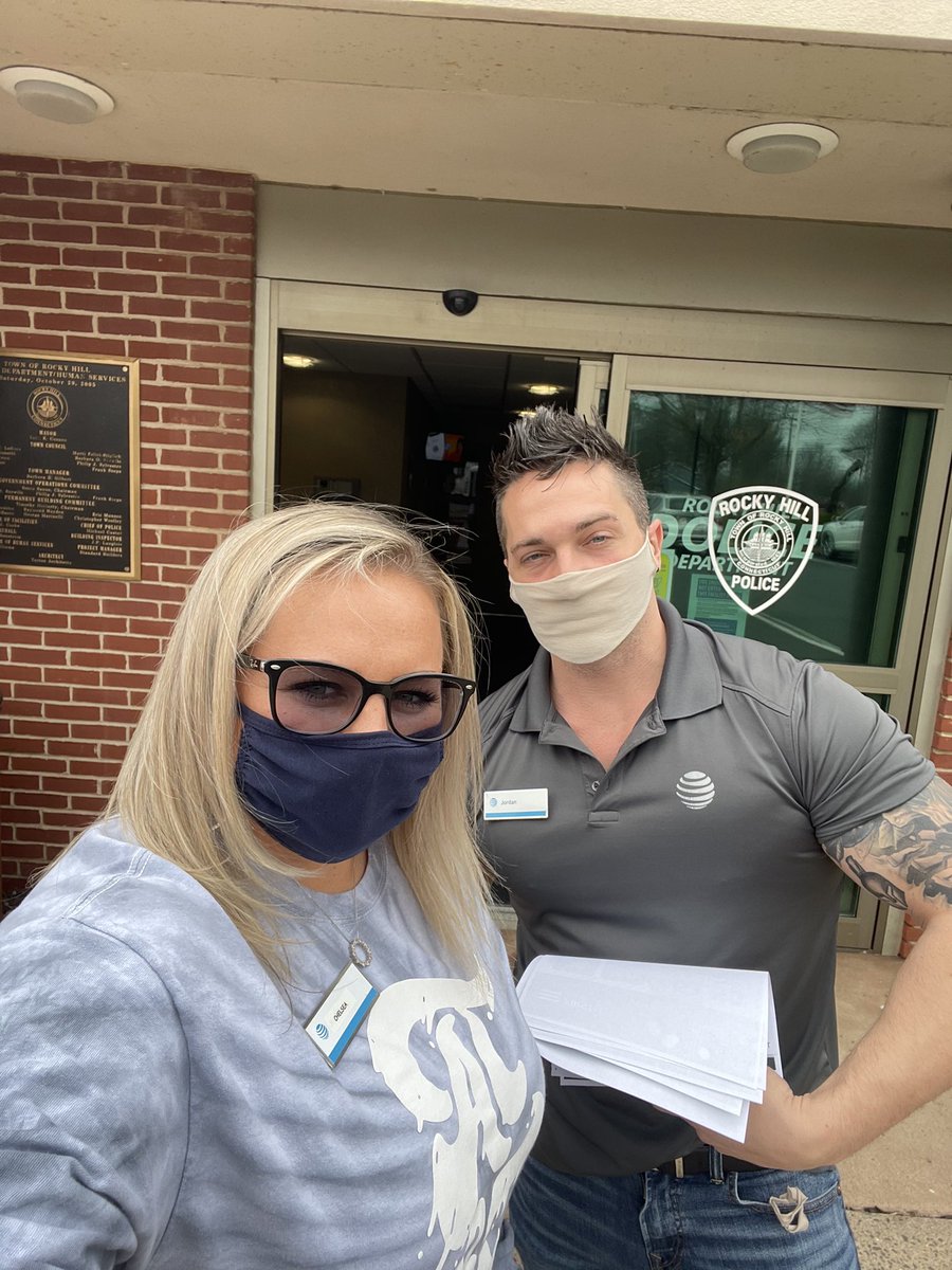 Gbury140's tweet photo. Team Glastonbury always getting outside of the 4 walls!! #BuildTheFunnel @keroninc @JPotter24 @Auvino15 @StephenPolis @FirstNet @BerardChelsea #Compete https://t.co/LEzefacAXb