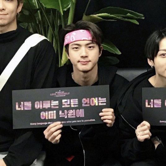 jin pics 🧑🏻🚀 tweet media