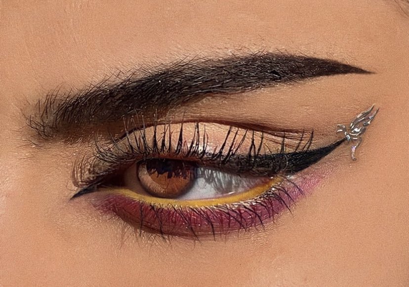 badestoutfit's tweet photo. eye makeup look https://t.co/4IQO0ZB46B