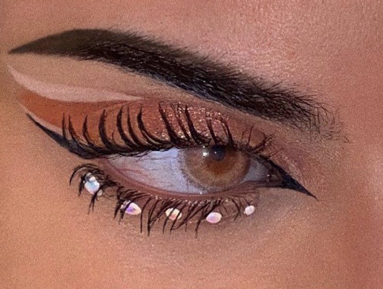 badestoutfit's tweet photo. eye makeup look https://t.co/4IQO0ZB46B