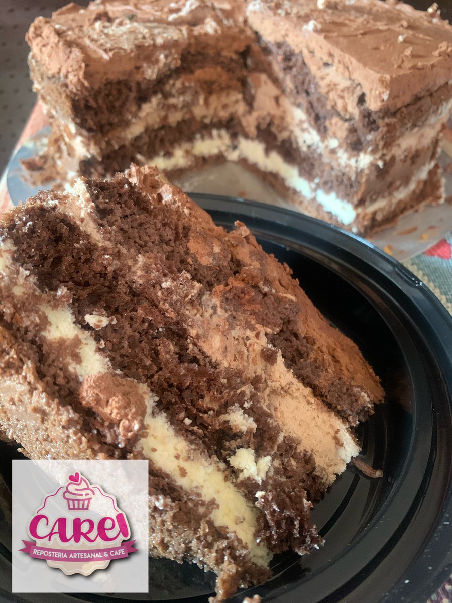 CareiReposteria's tweet photo. Gracias A su preferencia segunda semana consecutiva y agotado nuestro pastel de triple chocolate, anticipa tus pedidos rebanadas $40 mediano $200 gde $400 ❤️❤️❤️🍫🍫🍫🍫🎊🎈
#carei #reposteriacasera #elwerodelasrebanadas
#triplechocolate #chocolate #delicious #triplechocolatecake https://t.co/8JWS5HMe5y