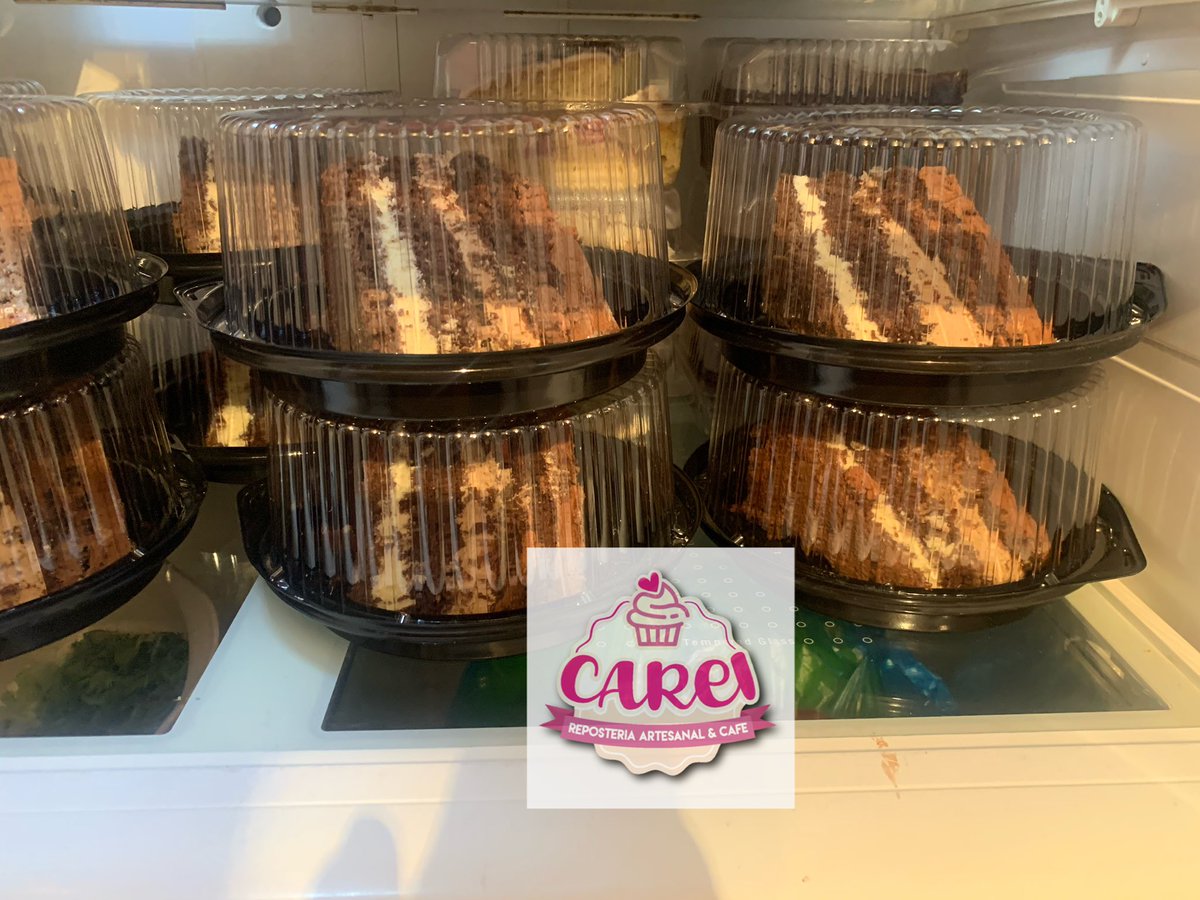 CareiReposteria's tweet photo. Gracias A su preferencia segunda semana consecutiva y agotado nuestro pastel de triple chocolate, anticipa tus pedidos rebanadas $40 mediano $200 gde $400 ❤️❤️❤️🍫🍫🍫🍫🎊🎈
#carei #reposteriacasera #elwerodelasrebanadas
#triplechocolate #chocolate #delicious #triplechocolatecake https://t.co/8JWS5HMe5y