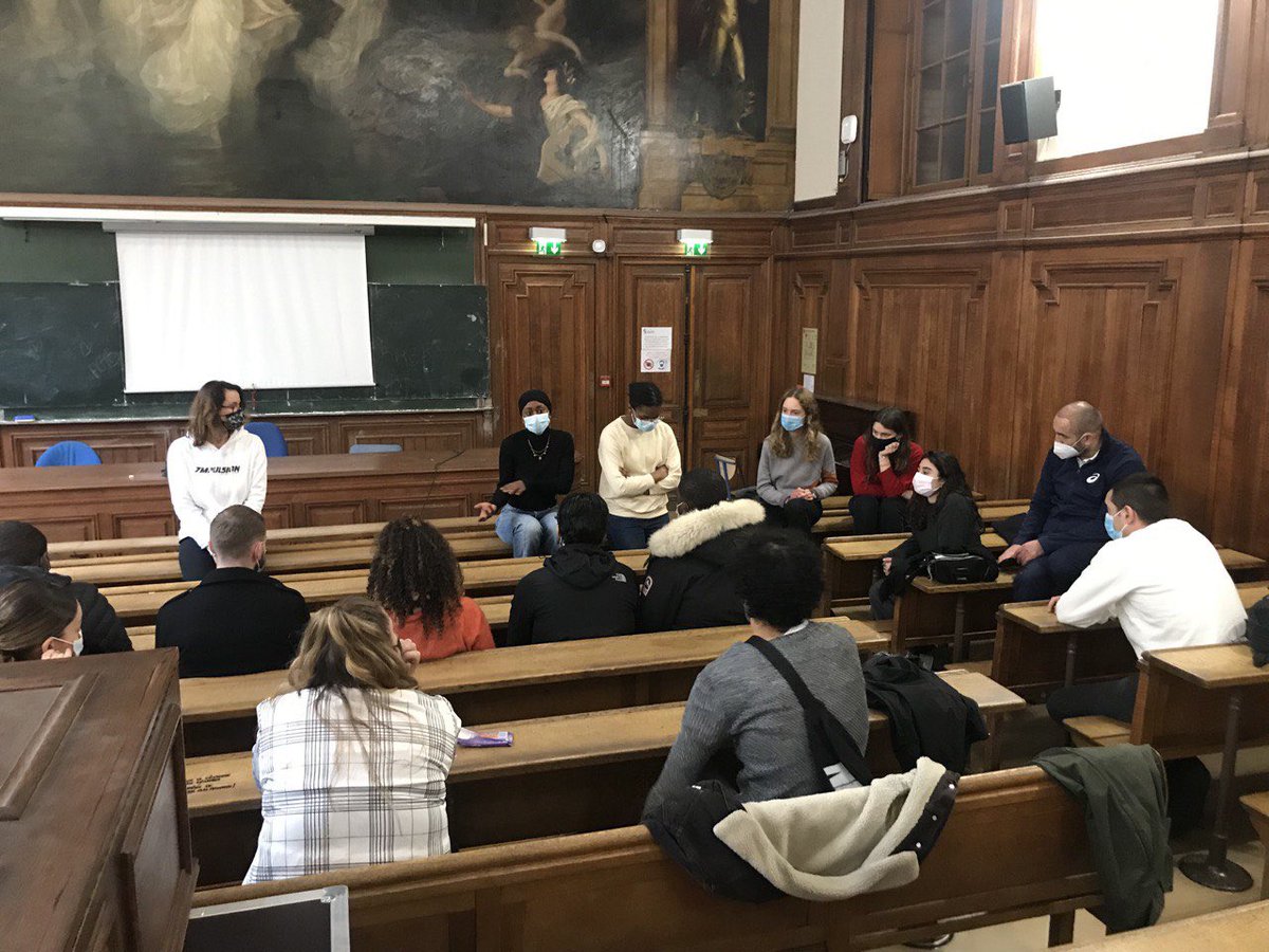 FondaSorbonne's tweet photo. 🤝Notre Fondation et la @BIS_sorbonne ont ouvert cette semaine les portes de l’@SorbonneParis1 à la promotion #AldoFioretti d’@Impulsion_75
Découverte du patrimoine et échange avec l’@Cop1_Soli_Etu #EgaliteDesChances #Equiteterritoriale #liensocial #solidarite https://t.co/FdtF6Ski5v