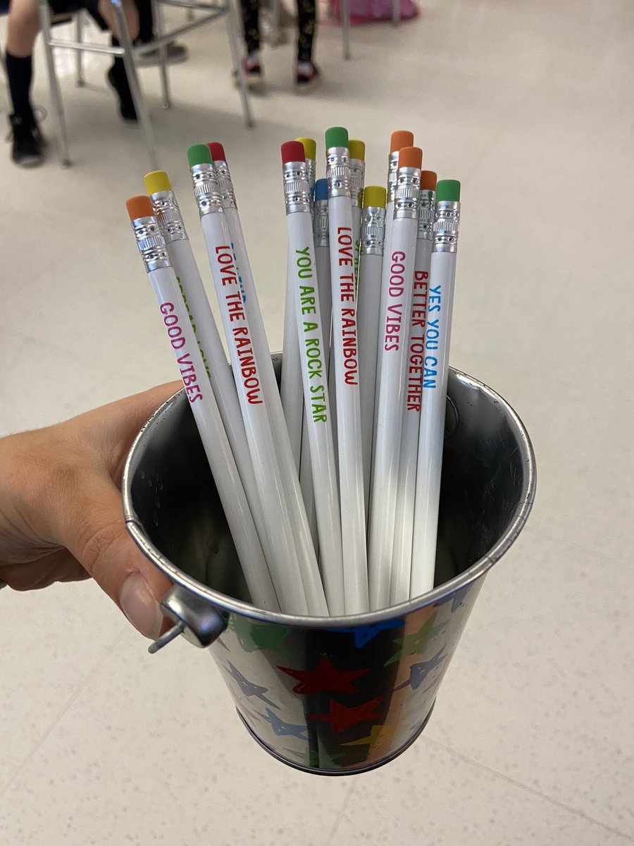 MissMollyTracy's tweet photo. Happy #SEL day! Here are some of the things we did and talked about in second grade today 🥰 Let’s make SEL day everyday! #rvilleproud https://t.co/vliMgsgc41