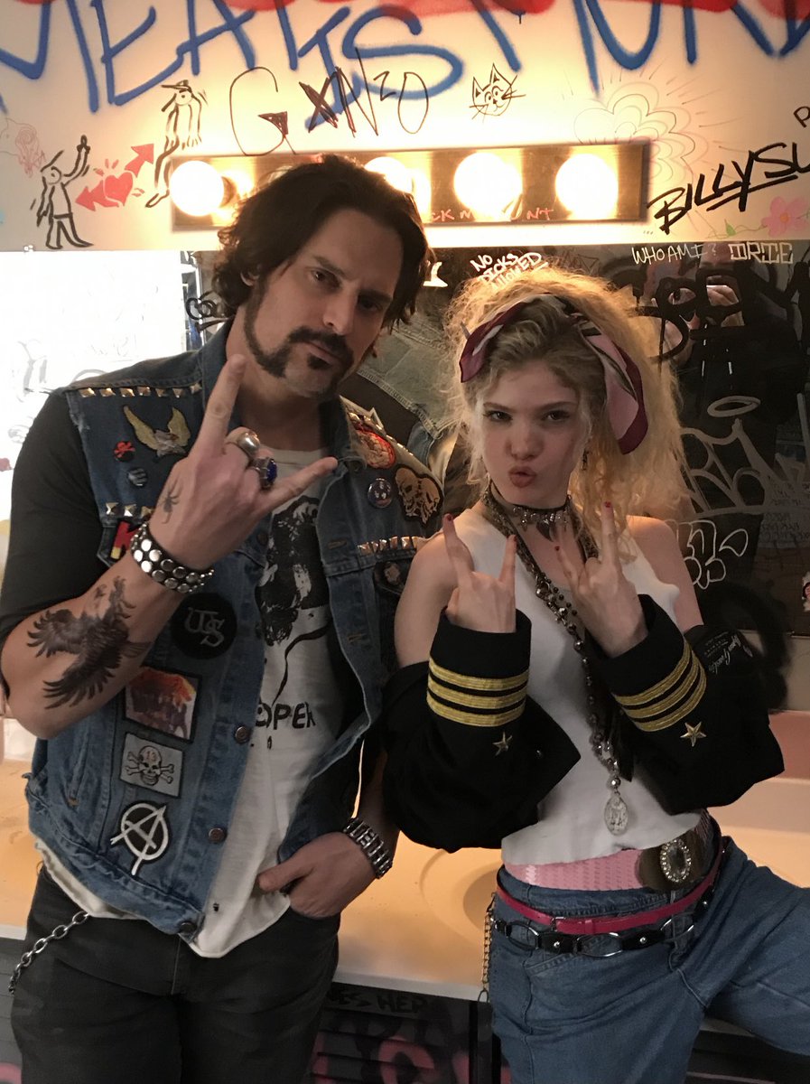 Elena Kampouris tweet media