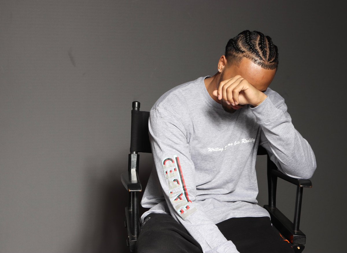Flatbed_Ent's tweet photo. The Flatbed Limited Edition “Writing Dreams Into Reality” Long Sleeve is out now!!!!

LINK IN BIO to shop | @flatbed_ent 

Photographer: @iamwillsledge 
ONESHOT Photography https://t.co/eEdixvMmxa