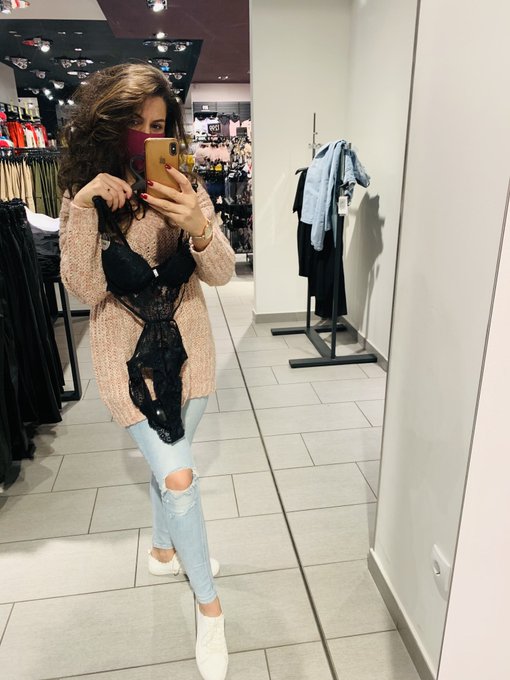 Vegyem fel est&eacute;re?😙❤️ https://t.co/S8K52yevcm<a href="/tag/%C3%BAj"class="tags"><span>#&uacute;j</span></a>