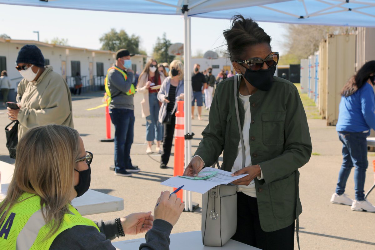Happy to get that second dose! More than 1,000 TR employees and community members get the second dose of the COVID-19 vaccine at RLHS. Great job <a href="/CosumnesFire/">Cosumnes Fire Dept.</a> <a href="/KristenMCoates/">Kristen Coates</a> <a href="/2amazing2bgrace/">Dr. Lori Grace</a>.