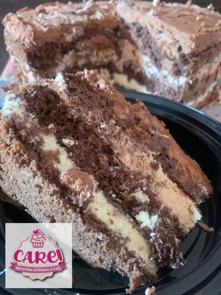 CareiReposteria's tweet photo. Gracias A su preferencia segunda semana consecutiva y agotado nuestro pastel de triple chocolate, anticipa tus pedidos rebanadas $40 mediano $200 gde $400 ❤️❤️❤️🍫🍫🍫🍫🎊🎈
#carei #reposteriacasera #elwerodelasrebanadas
#triplechocolate #chocolate #delicious #triplechocolatecake https://t.co/8JWS5HMe5y