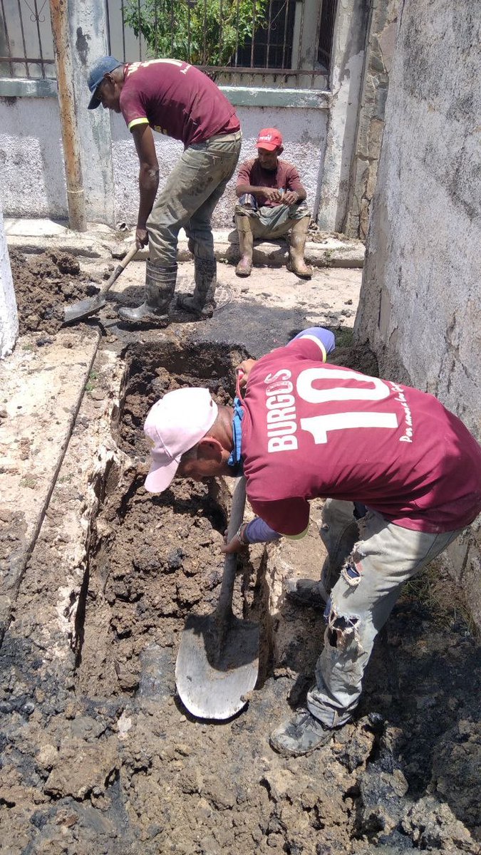 alosguayos's tweet photo. Instalación de tubería de 8 pulgadas, en la vereda 20 con 3, en el sector 4A de Las Agüitas.

#MarcandoLaDiferencia
#LosGuayosTeQuiero https://t.co/bvQ4xm0Omp
