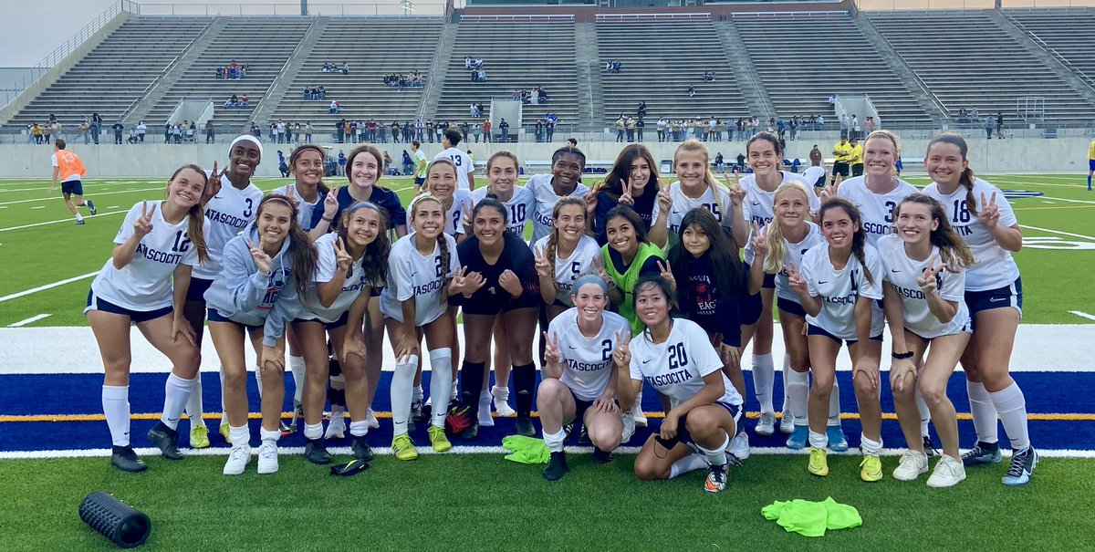 Bi-District Champs! Round 2 here we come! 
Goals by:
Victoria Arenivas ⚽️
Ava Shannon ⚽️⚽️
Bri Hoffman ⚽️
Kate Keiser ⚽️
Maddie Taylor ⚽️
Nia Musquiz ⚽️⚽️
Assists: 
Danielle Shannon (2)
Maddie Taylor
Nia Musquiz
Victoria Arenivas